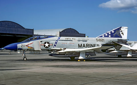 155821/AA-211 F-4J USMC/VMFA-451