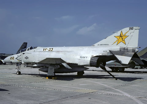 155761/AE-212 F-4J USN/VF-33